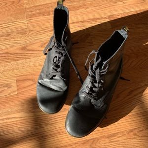 Doc Marten’s 1460 lace up boots